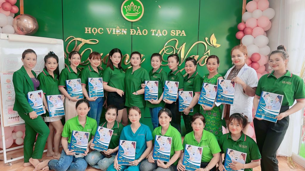 Khai Trương - Học Viện Trang Ngô